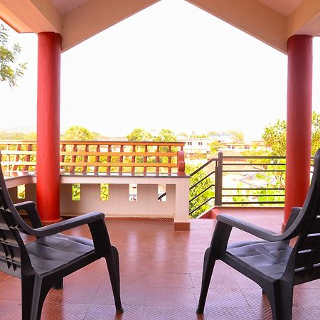 Coorg Girinivas Deluxe Homestay-Wi-Fi มาดิเครี ภายนอก รูปภาพ